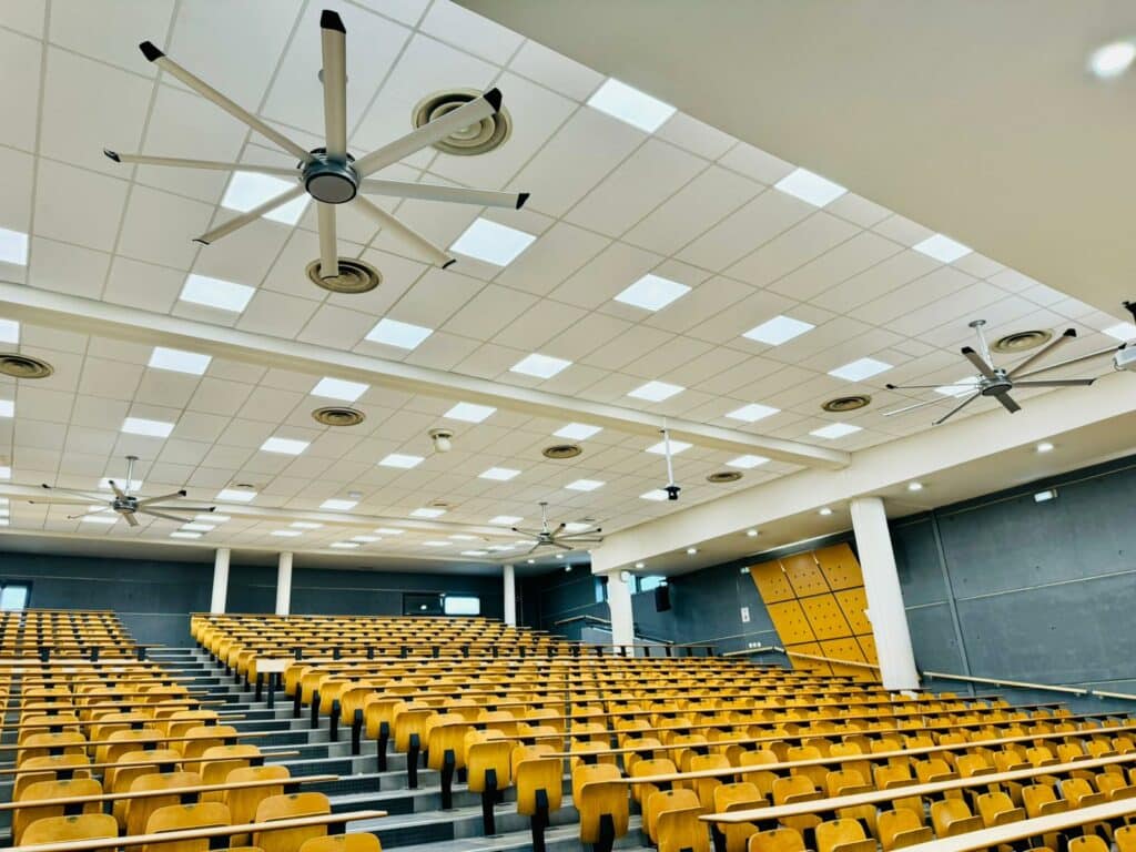 lutter contre la canicule dans les batiments d'enseignement avec les brasseurs d'air Turbobrise