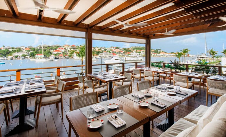 Installation de brasseurs d'air Haïku à Saint-Barthélemy. L’atelier Joël Robuchon.